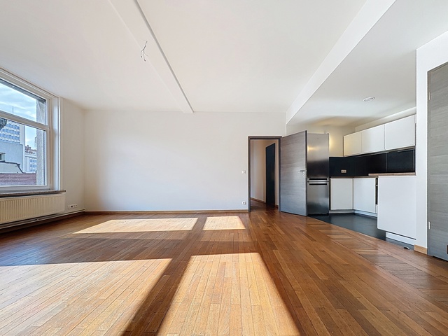 LC0526/AG – VALLON 35 Apt 9